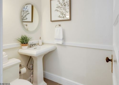 8 Emerson Pl, Montclair NJ  07043-1510 exterior