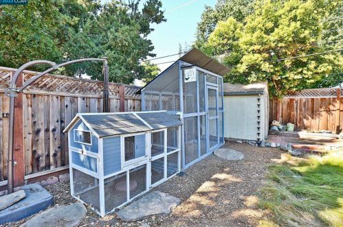 1025 Stimel Dr, Concord CA  94518-3948 exterior