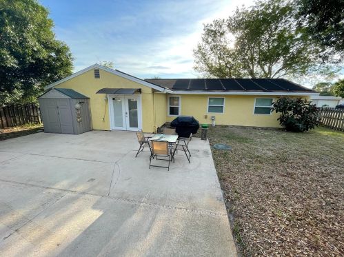 2251 Lucca St, Fort Pierce, FL 34952-6825