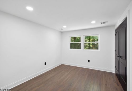 65 Old Stirling Rd, Warren NJ 07059-5810 exterior