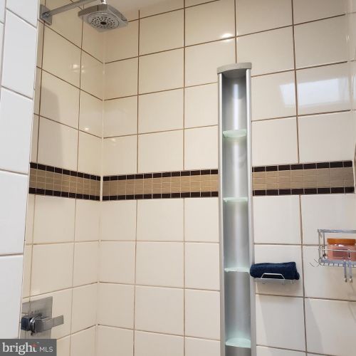 712 Kenyon St, Washington DC  20010-1522 exterior