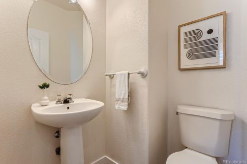 20046 Lasalle Dr, Denver CO 80013-9435 exterior