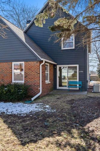 2590 Finger Rd, Green Bay, WI 54302-4859