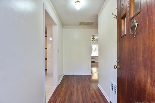43 Little Hill Dr, Stamford, CT 06905-2318