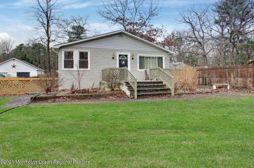 130 Park Ave, Jackson Twp, NJ 08527-3752