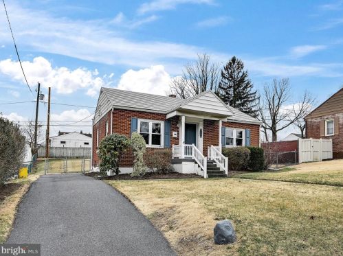 6341 Somerset St, Harrisburg, PA 17111-4374