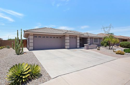 2242 Olivewood, Mesa, AZ 85209-1359