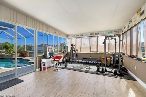 201 4th Pl, Cape Coral FL  33990-1042 exterior