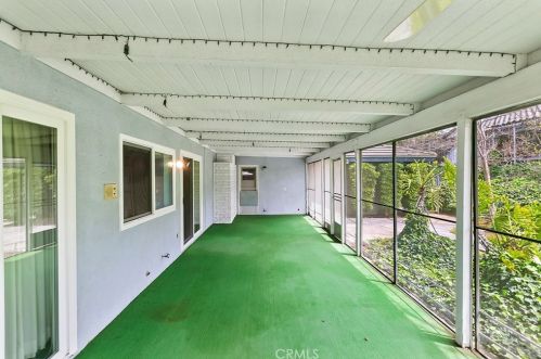 5576 Inner Circle Dr, Riverside CA  92506-3617 exterior