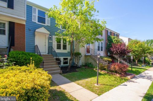 7453 Wounded Knee Rd, Lorton, VA 22079-1855