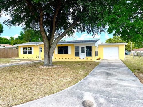313 5th St, Dundee FL  33838-4313 exterior