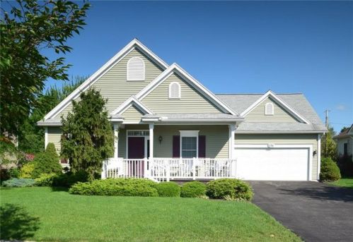 136 Hamlin Dr, Canandaigua, NY 14424-1167