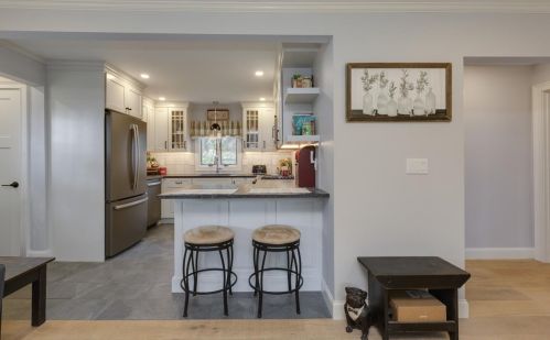 8 Walnut Hill Rd, Sandown NH  03873-2305 exterior