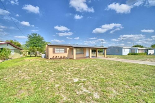 303 Raymond Ave, West Frost Proof FL  33843-9431 exterior