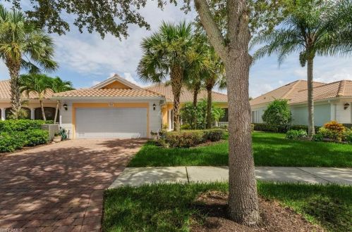 7673 Sicilia Ct, Naples, FL 34114-2679