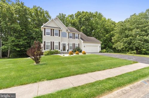21 Rose Hill Dr, Bear, DE 19701-2398