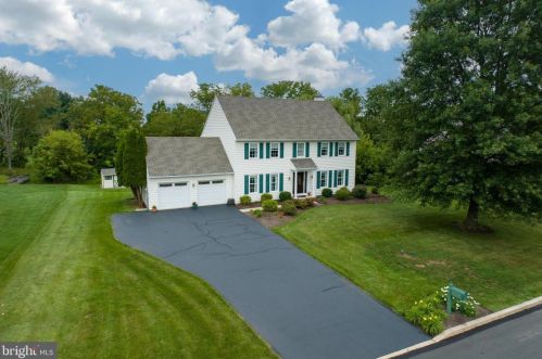 1385 Roberts Rd, Gilbertsville, PA 19525-8804