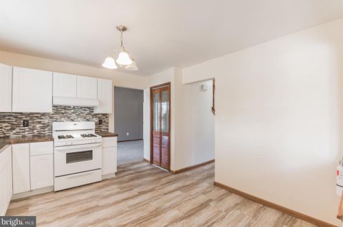 2 Willow Ct, Erial NJ  08081-2216 exterior