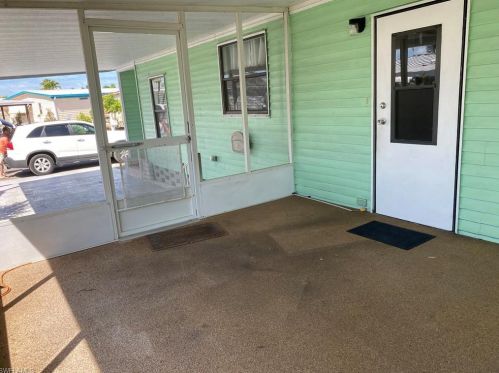 7280 Ladyfish Dr, Saint James City FL  33956-2745 exterior