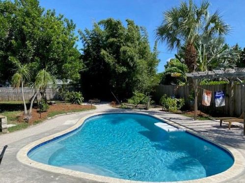 141 25th Ave, Boynton Beach FL  33435-6731 exterior