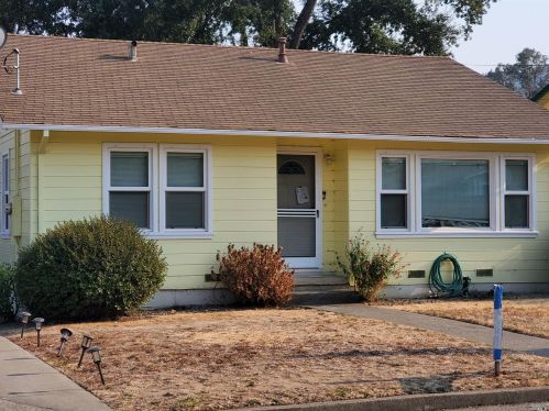 51 Court Rd, Ukiah, CA 95482-6812