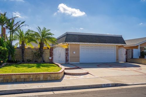 5352 La Luna Dr, Buena Park, CA 90623-2008