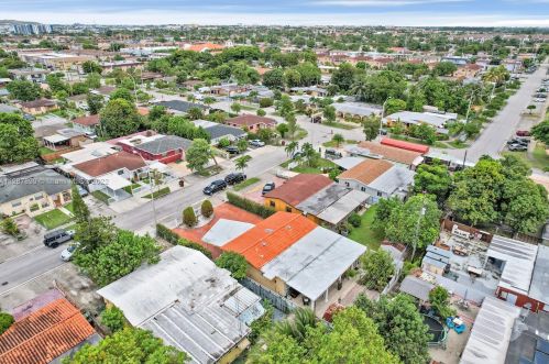 2637 9th Ct, Hialeah FL  33010-1223 exterior