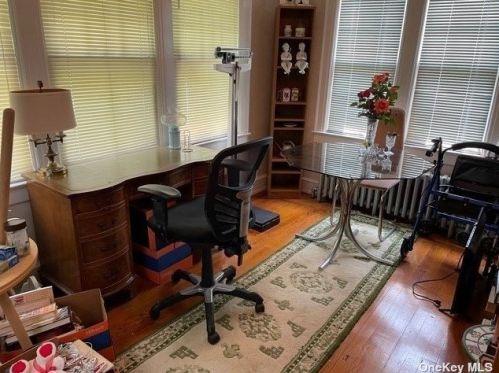 170 Great Neck Rd, Copiague NY  11726-3802 exterior