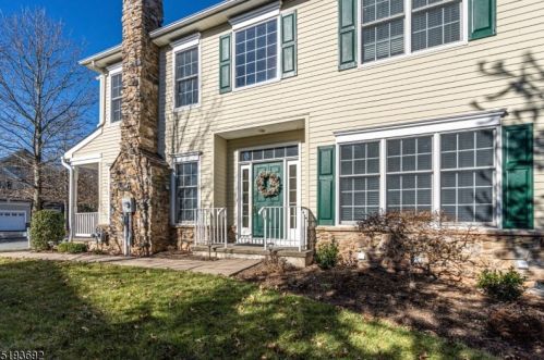 1004 Farley Rd, White House Station, NJ 08889-5033