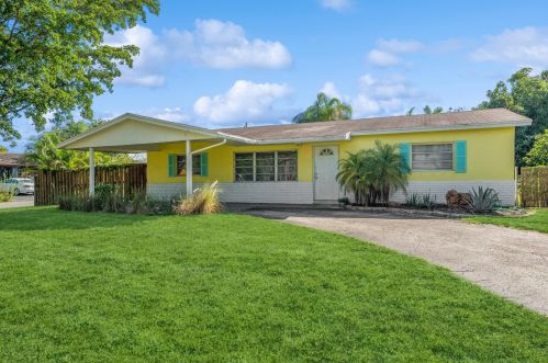 2720 11th Ct, Boynton Beach, FL 33426-7810