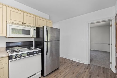 711 Bluff St, Bridgeville PA  15017-2431 exterior