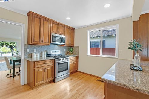 1666 Redwood Ave, San Leandro, CA 94579-1202