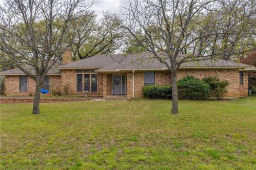 607 Bluebonnet Ln, Kennedale, TX