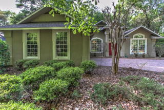 2 Greenwood Dr, Bluffton SC  29910-5707 exterior
