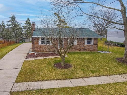 1038 Rosewood Dr, Marysville, OH 43040-9012
