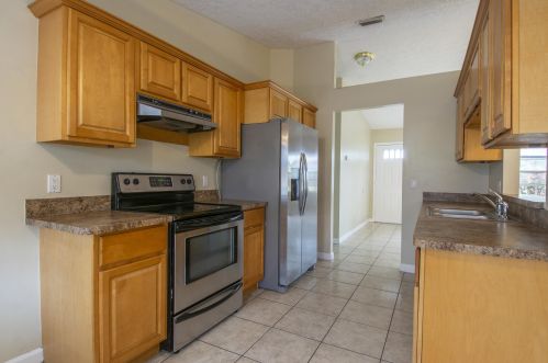 119 Essex Dr, Fort Pierce FL 34946-1228 exterior