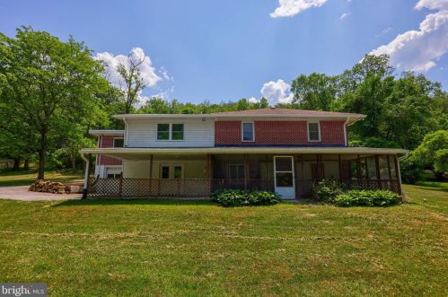 3450 Fishing Crk Vly Rd, Harrisburg PA 17112-9627 exterior