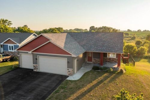 239 Prairie Rd, New Johannesburg, WI 54017-1280