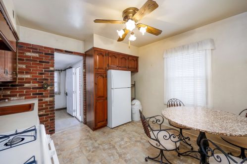 86 Diamond St, Floral Park NY  11003-4216 exterior