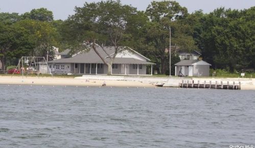 2670 Boisseau Ave, Southold NY  11971-2906 exterior