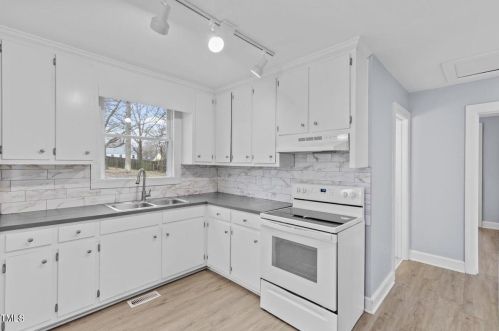 921 Graham St, Burlington NC  27217-6062 exterior