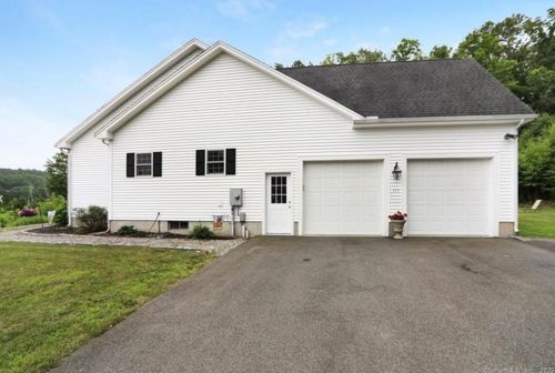 845 Millbrook Rd, Middletown, CT 06457-5502