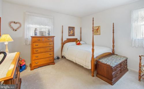 7612 Pollen St, Lorton VA  22079-1636 exterior