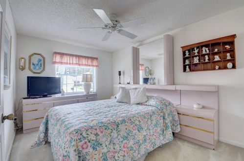 9581 Tavernier Dr, Boca Raton FL  33496-2105 exterior