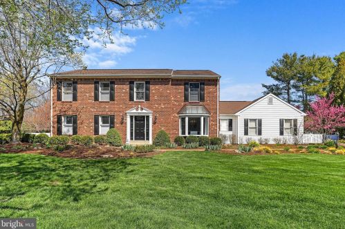 22 Gaelic Ct, Southampton, PA 18966-1967