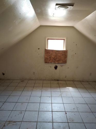 3206 Fairmount Ave, Milwaukee WI  53209-5446 exterior