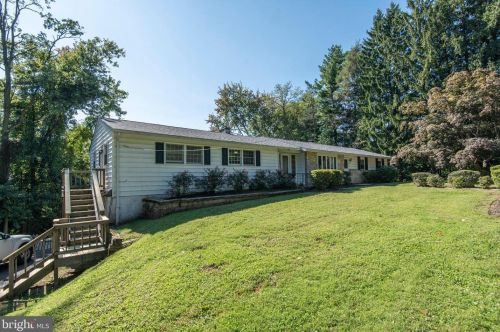 812 Concord Rd, Glen Mills, PA 19342-1338