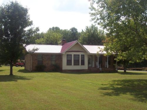 1744 Austin Rd, Lafayette, TN 37083-4916