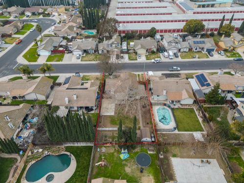 15530 Lottie Way, Lathrop CA  95330-9475 exterior