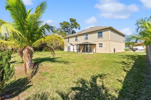 866 Abingdon Ave, Fort Pierce FL  34953-2861 exterior